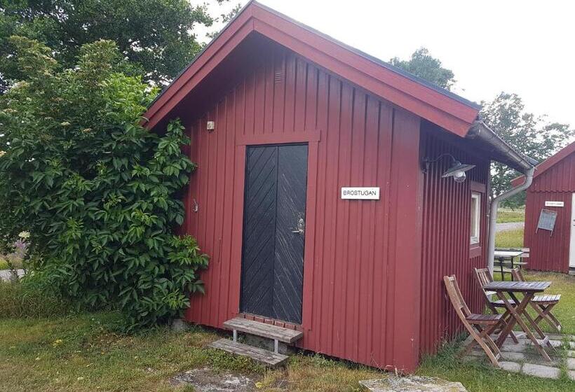 Bed and Breakfast Brådtom Slusscafé & Stugor