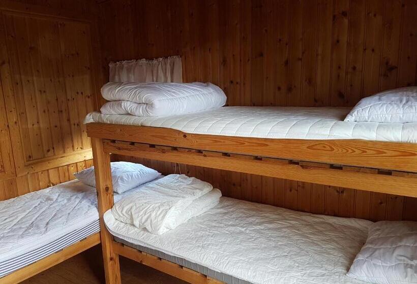 Bed and Breakfast Brådtom Slusscafé & Stugor