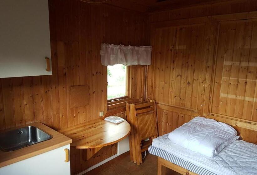 Bed and Breakfast Brådtom Slusscafé & Stugor