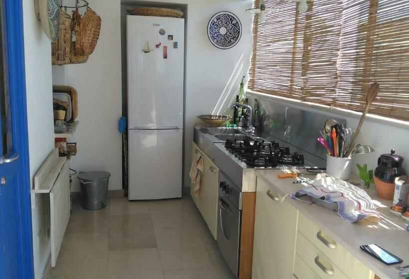 Bed and Breakfast La Santarella