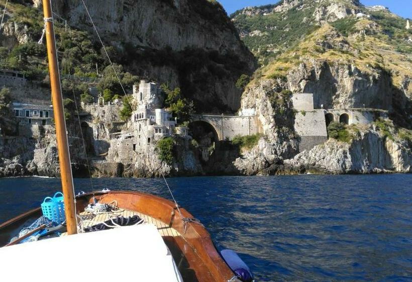 Bed and Breakfast La Santarella