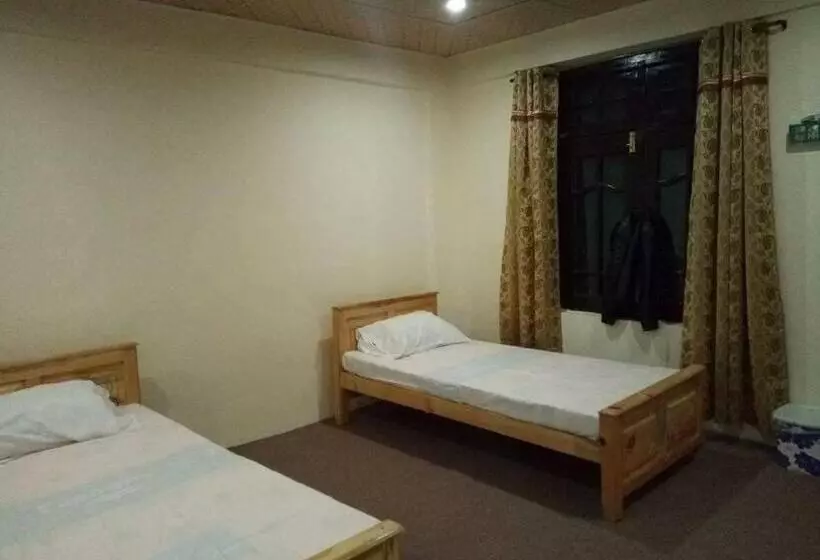 هتل Astore Inn