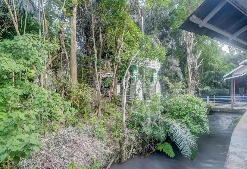 فندق Oyo 90924 Tarsius Homestay