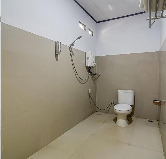 فندق Oyo 90924 Tarsius Homestay