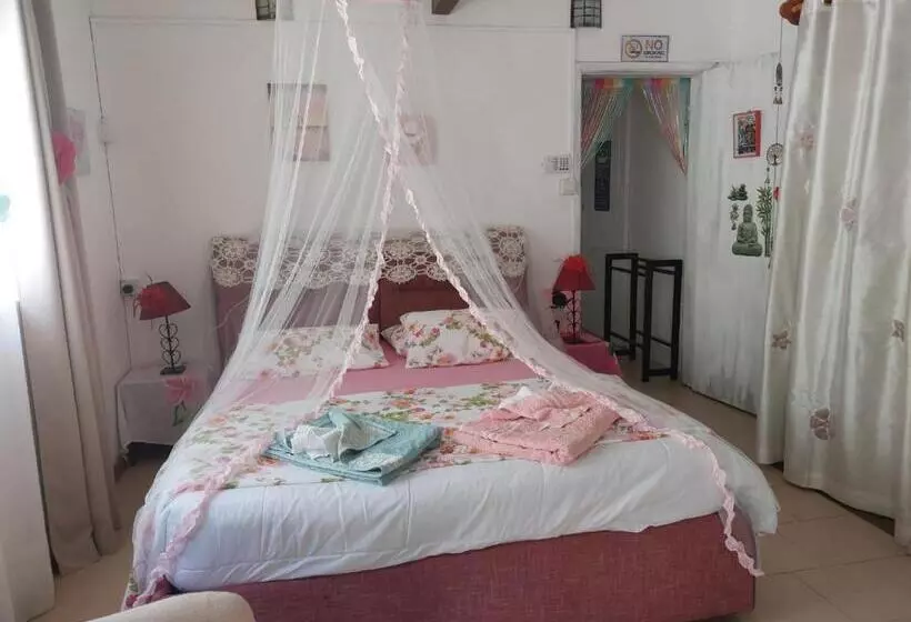 پانسیون Chambre D Hote Place Des Amoureux