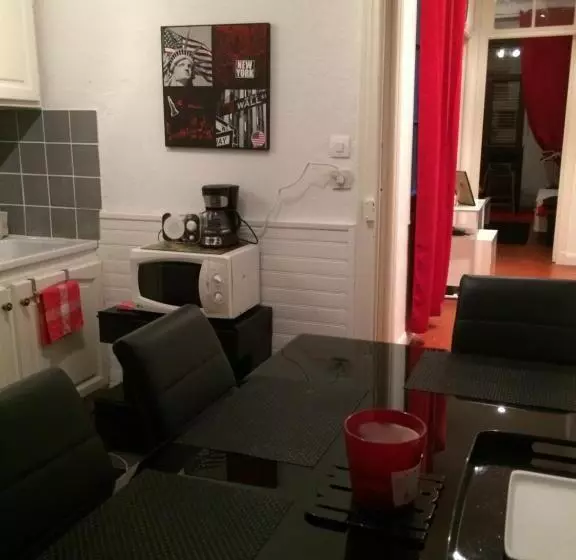 ペンション Chambres Dans Guest House Centre Ville