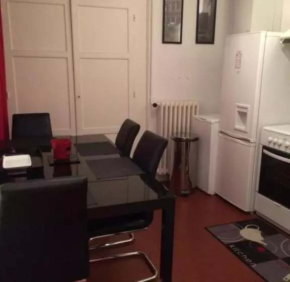 ペンション Chambres Dans Guest House Centre Ville