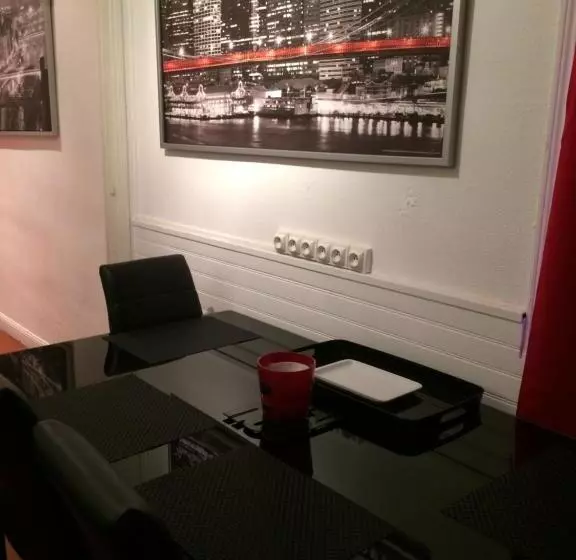 ペンション Chambres Dans Guest House Centre Ville
