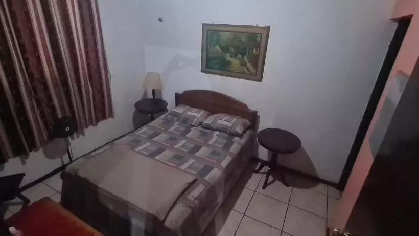 پانسیون Hostal Doña Mercedes