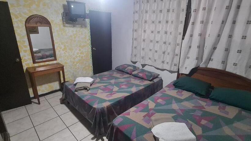 پانسیون Hostal Doña Mercedes