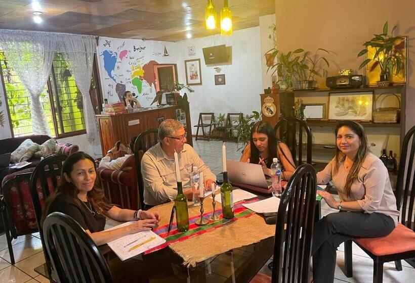 پانسیون Hostal Doña Mercedes