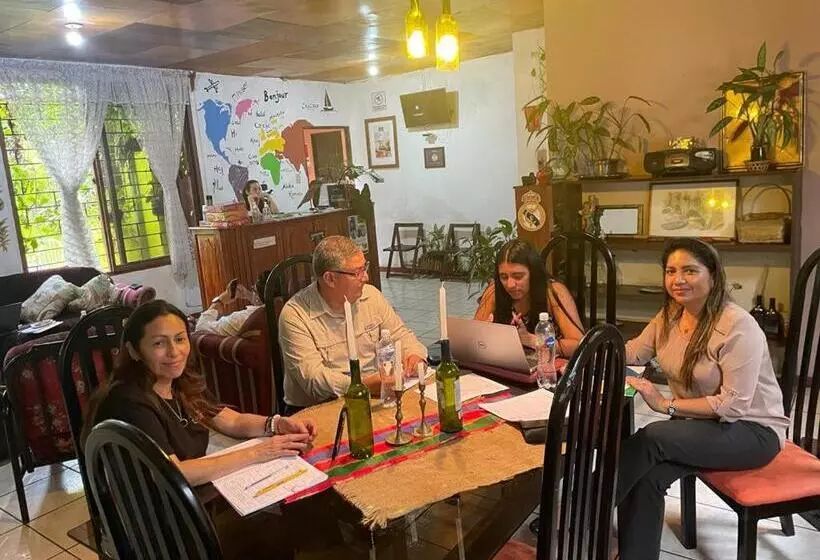 پانسیون Hostal Doña Mercedes