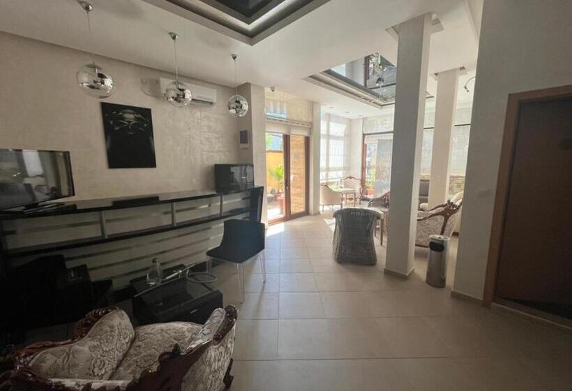 پانسیون Time Out