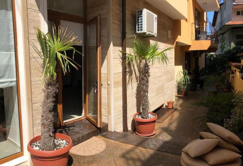 پانسیون Time Out