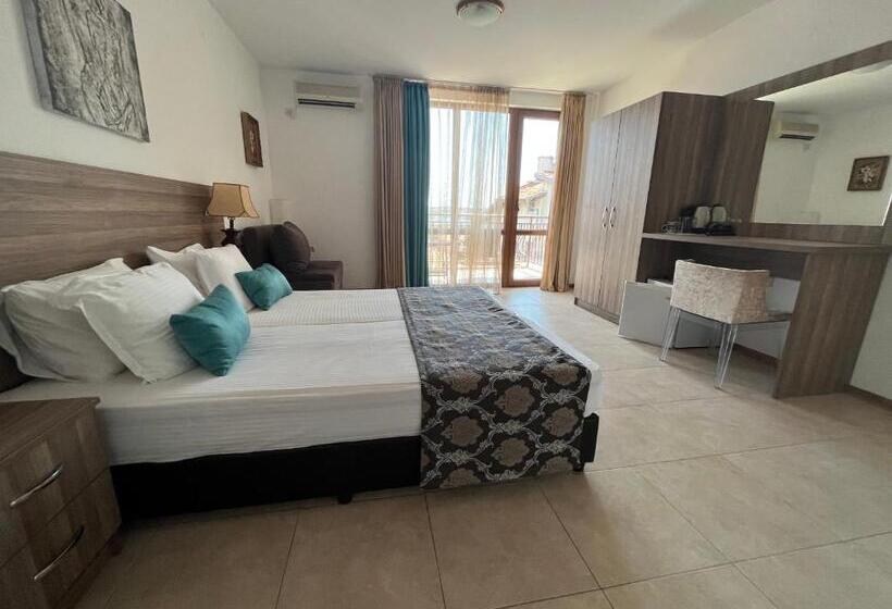 پانسیون Time Out