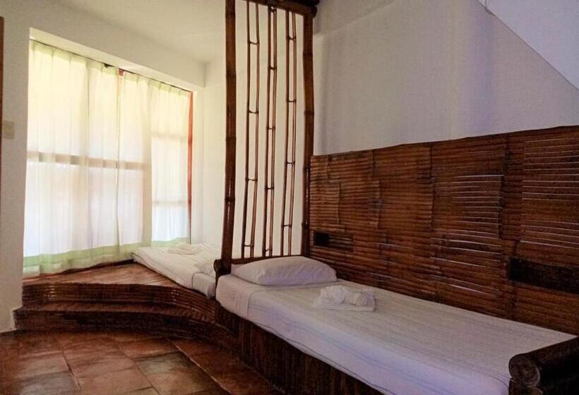 Villa Marmarine Beach Resort & Restaurant