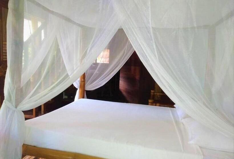 Villa Marmarine Beach Resort & Restaurant