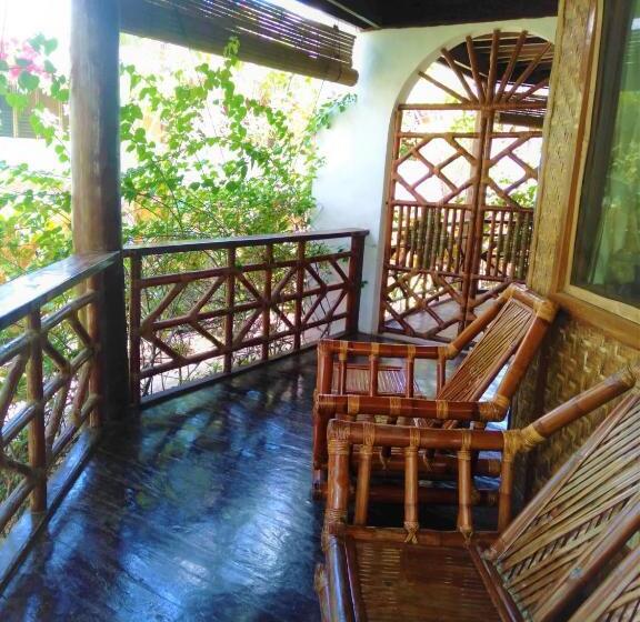 Villa Marmarine Beach Resort & Restaurant