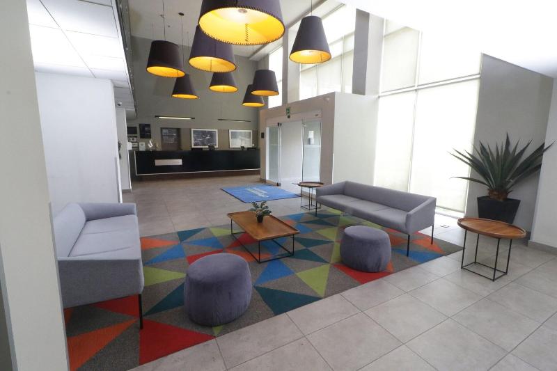 בית מלון כפרי City Express By Marriott Tijuana Insurgentes