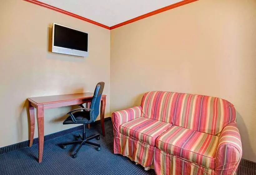 هتل Days Inn By Wyndham Albuquerque Downtown