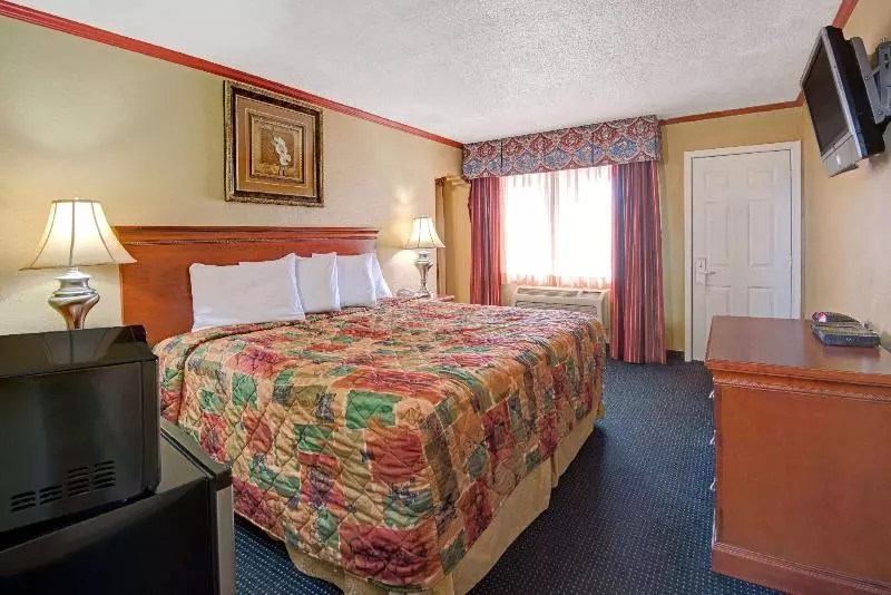 هتل Days Inn By Wyndham Albuquerque Downtown