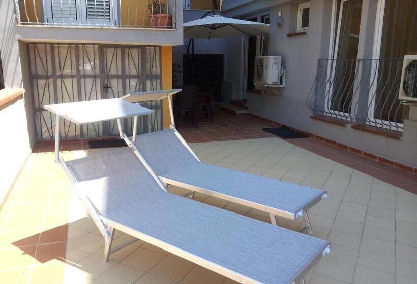 فندق Lewisrooms Domo