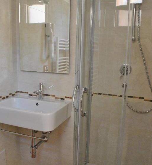 فندق Lewisrooms Domo