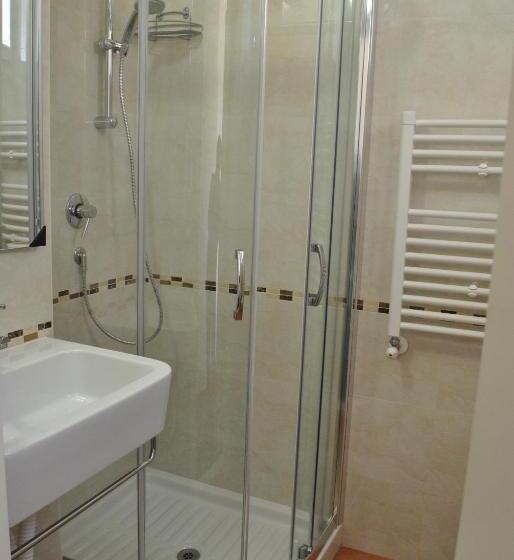 فندق Lewisrooms Domo