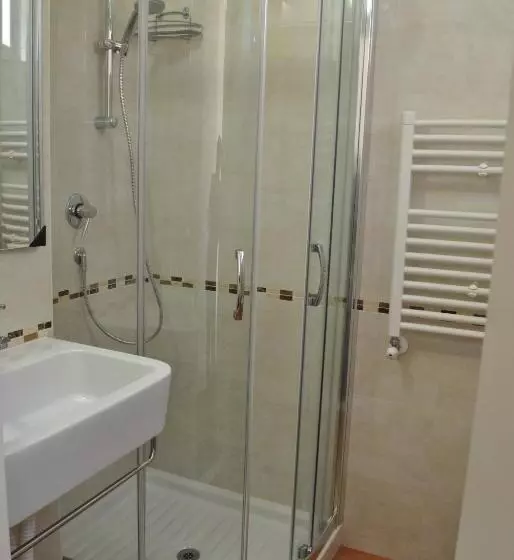 酒店 Lewisrooms Domo