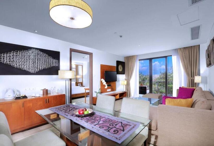 Отель Lv8 Resort