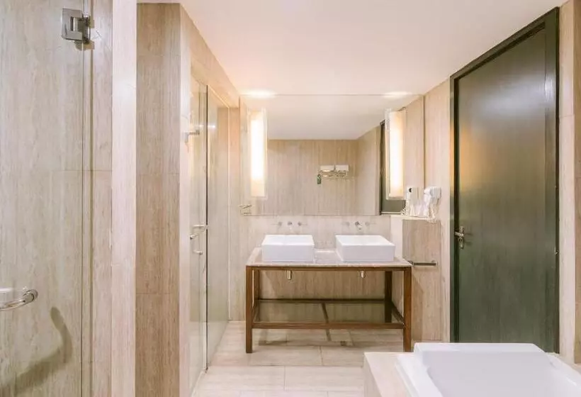 Szálloda Lv8 Resort