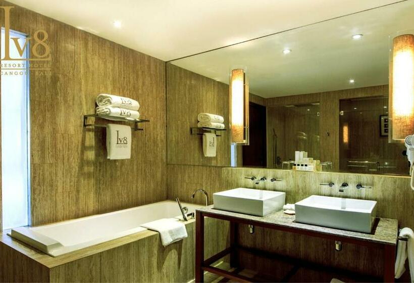 Отель Lv8 Resort