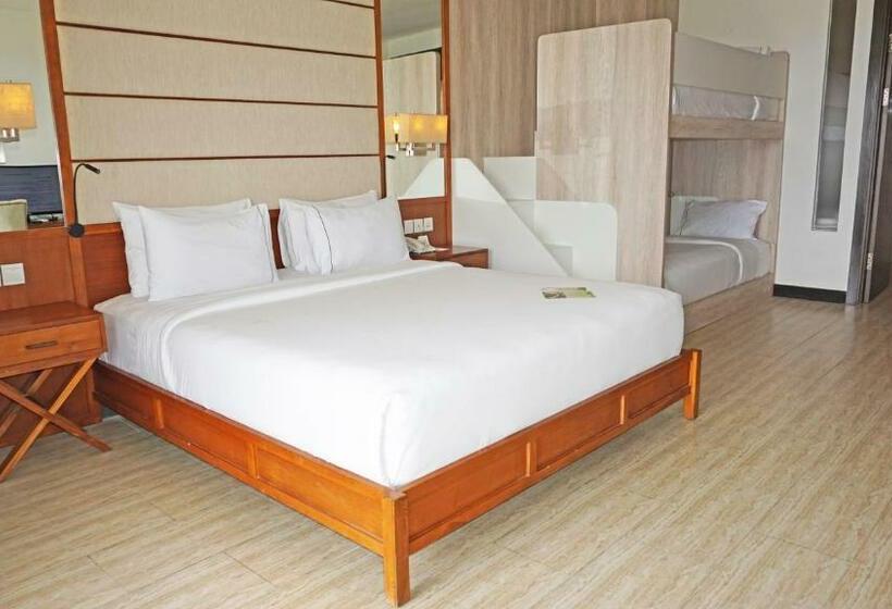 Отель Lv8 Resort