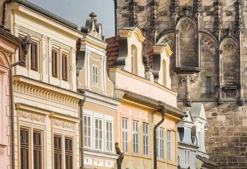 هتل Mostecka 12 Residence