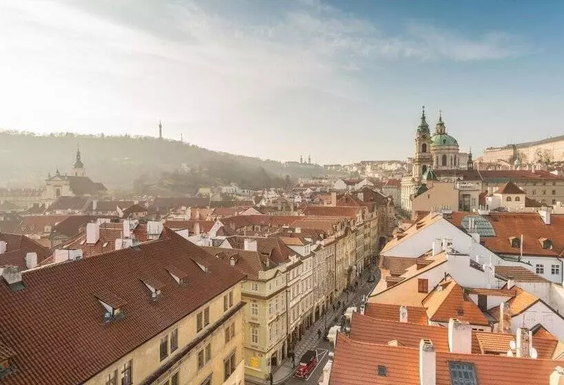 هتل Mostecka 12 Residence