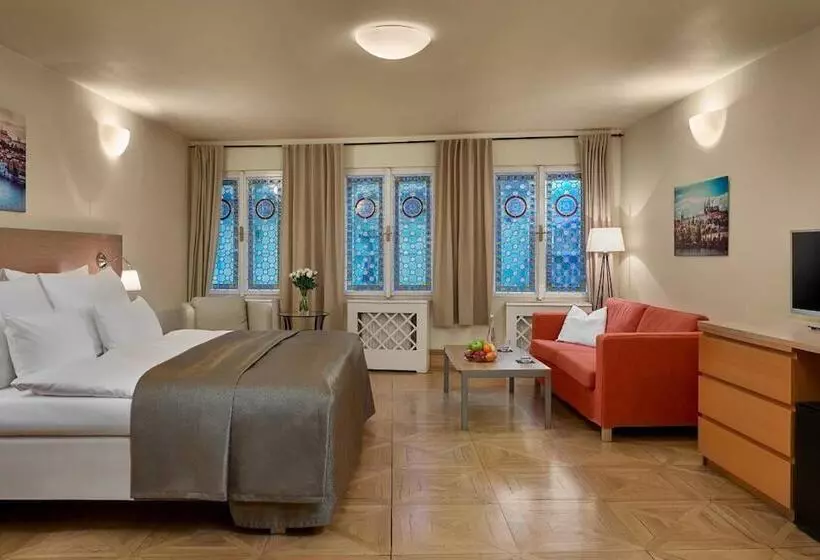 هتل Mostecka 12 Residence