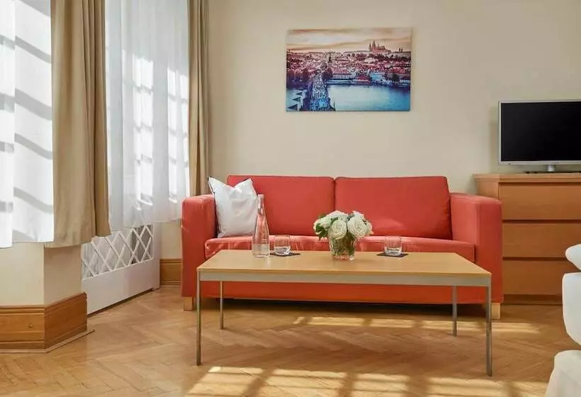 هتل Mostecka 12 Residence