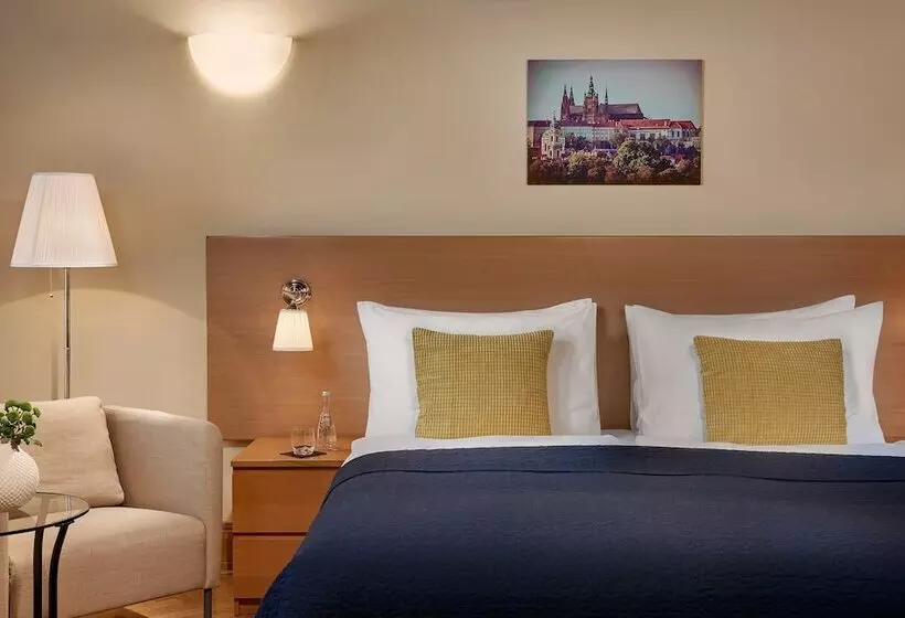 هتل Mostecka 12 Residence