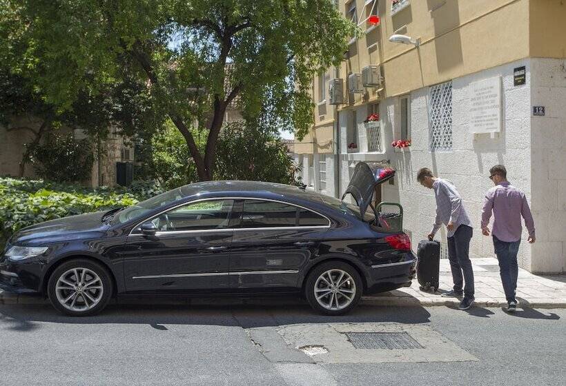 فندق Royal Suites