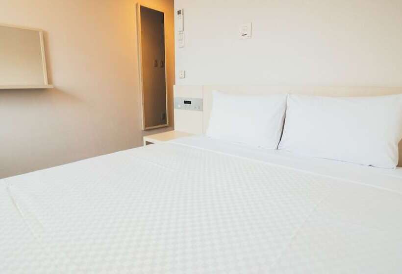 Quintessa Hotel Kokura Comic & Books