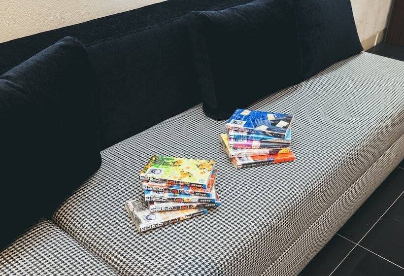 Quintessa Hotel Kokura Comic & Books