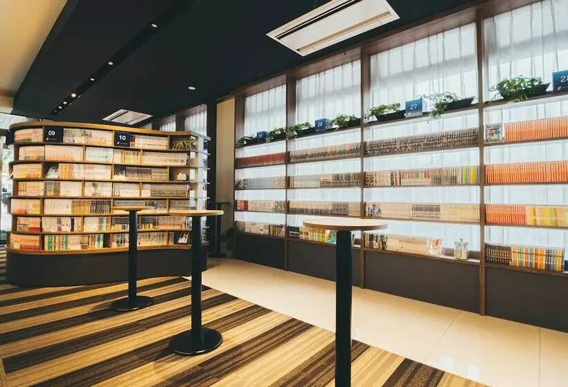 Quintessa Hotel Kokura Comic & Books