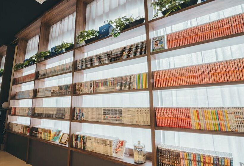 Quintessa Hotel Kokura Comic & Books