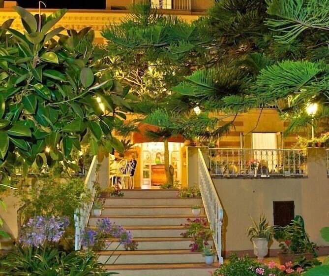 Romantic Hotel & Restaurant Villa Cheta Elite