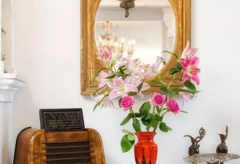 Romantic Hotel & Restaurant Villa Cheta Elite