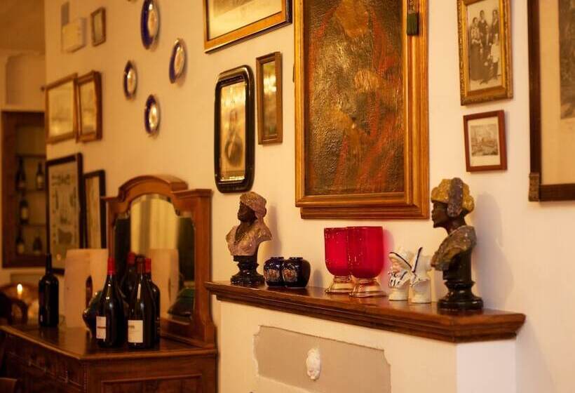 Romantic Hotel & Restaurant Villa Cheta Elite