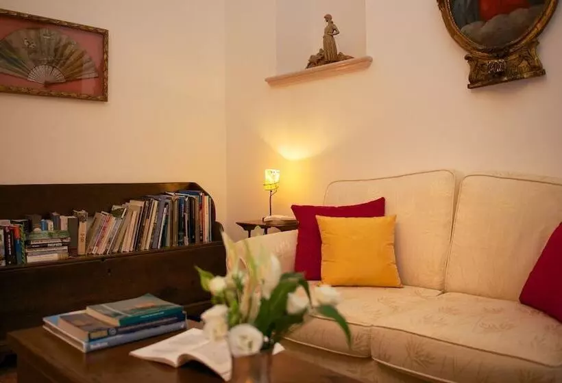 Romantic Hotel & Restaurant Villa Cheta Elite