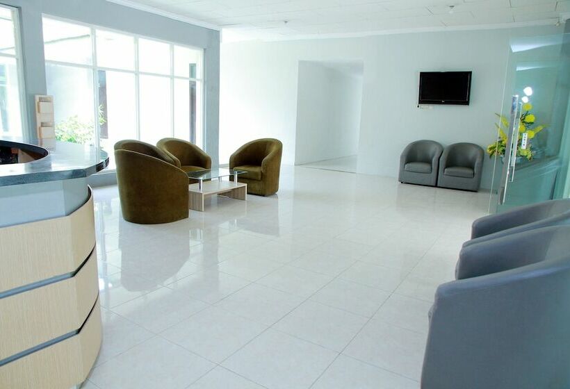 הוסטל Grand Wisata Hotel By Oyo Rooms