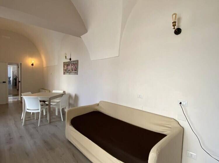 Bed and Breakfast Purple