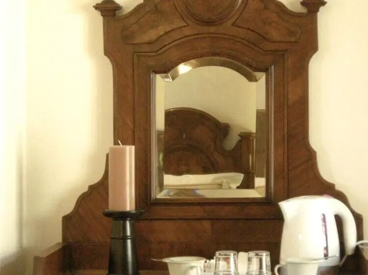 Aamiaismajoitus (B&B) Villa Scati